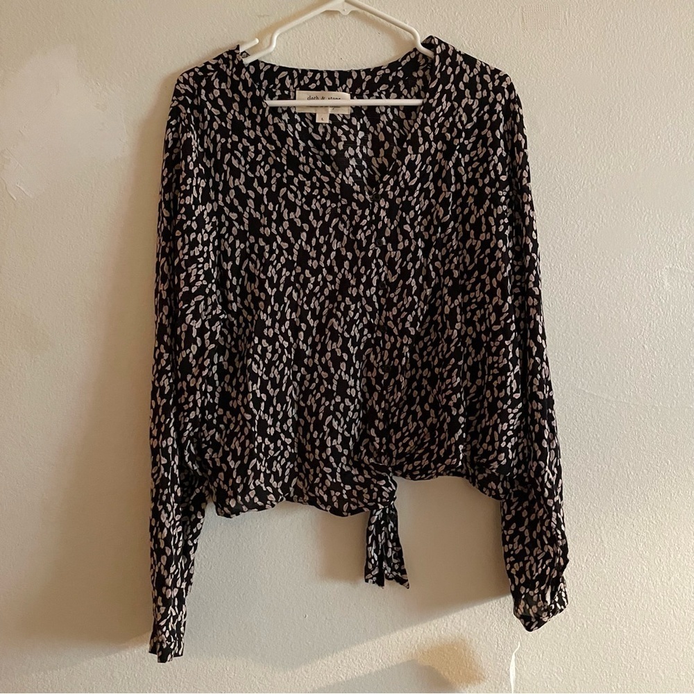 Cloth and Stone paisley leopard stop tie front long sleeve blouse